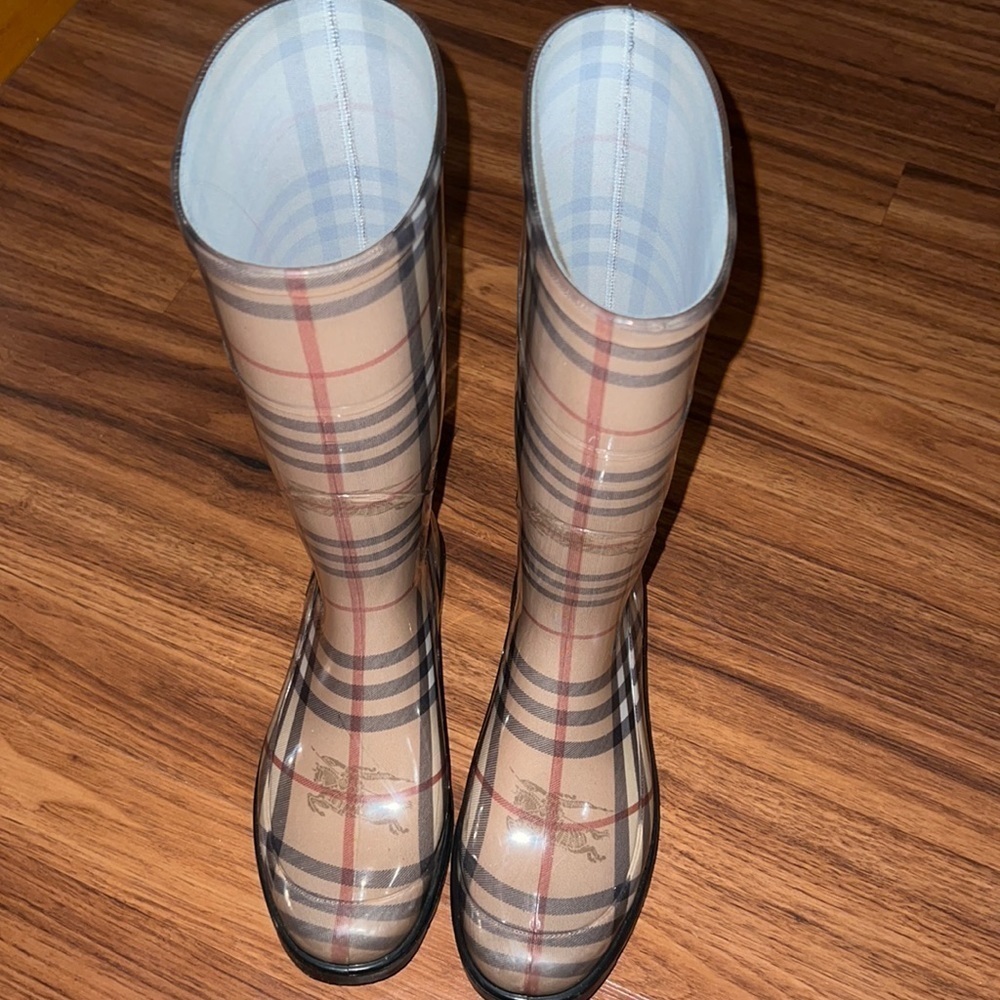 BURBERRY rain boots - Picture 3 of 8